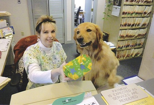 Bronski in der Praxis mit seinem Geburtstagsgeschenk