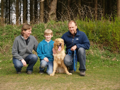 Chaplin mit seiner Familie nach der Nachzuchtbeurteilung in Kropp